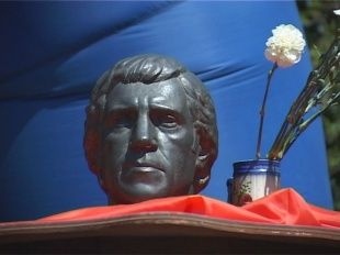 "Досадно, что сам я не много успел, но пусть повезёт другому". В Орле прошли мероприятия в память о Владимире Высоцком 