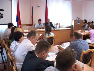 Рабочее совещание или как сити-менеджер игнорирует проблемы города 