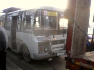 В Орле «ПАЗ» столкнулся с «Вольво»