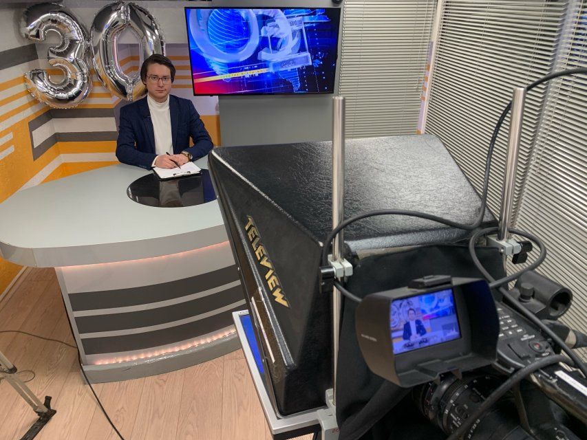 Вместо дворников будут блогеры, а кампания по замене лифтов вызывает вопросы – обсудим это в «Оперативном эфире»