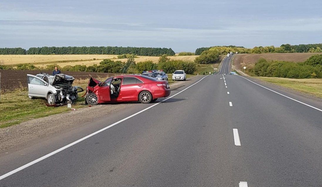 На Орловщине водитель «Рено» погиб на месте ДТП из-за вылетевшей на встречку «Тойоты»