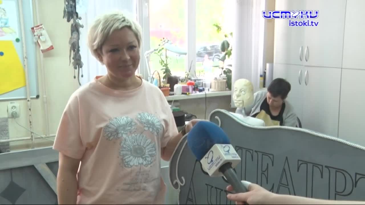 На сцене орловского кукольного театра. "Неодиночество"-это история о самоотверженной дружбе и о мечтах