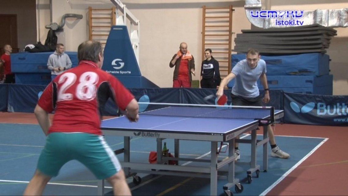 Без зрителей, зато с ракетками в руках: орловские теннисисты провели спортивный уикенд