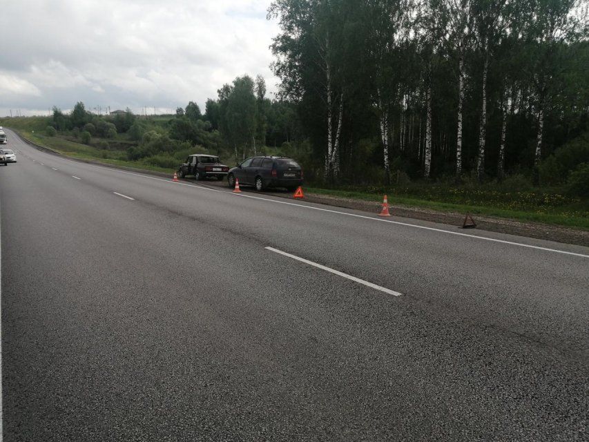 На трассе «Орел-Брянск» столкнулись иномарка и «ВАЗ». Один человек пострадал