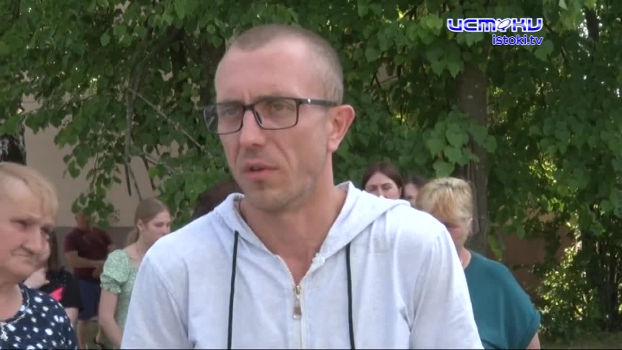 В какие инстанции они не обращались - всё безрезультатно. Жители посёлка Куликовский уже несколько лет не могут добиться нормальной воды в своих домах