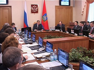 Отмена повышения проезда, новые лица в Правительстве и сюрпризы ЕГЭ: вести с планерки врио Губернатора 