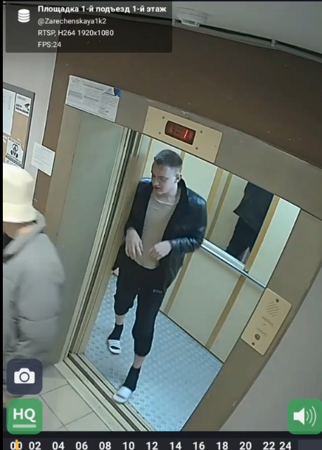 «Герой города». Парень в мкр Зареченский в Орле пытался разбить зеркало в лифте многоэтажки