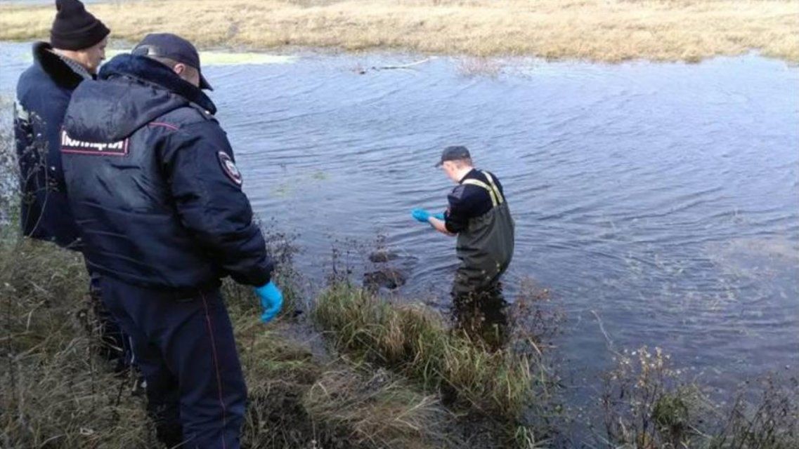 На Орловщине из пруда достали тело мужчины