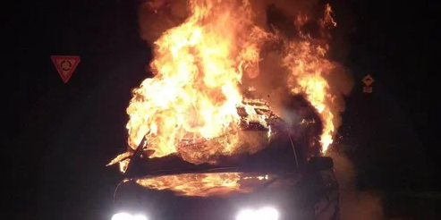 В Орле рецидивист из-за неприязни сжег дорогое авто знакомой 