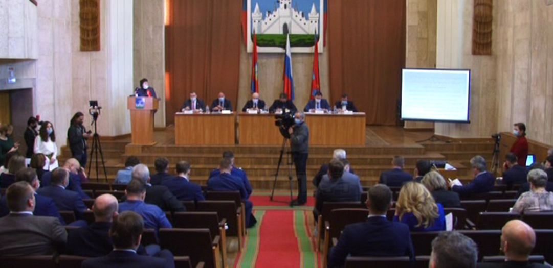 Жаркие споры сегодня на сессии горсовета вызвал вопрос о повышении тарифа на проезд