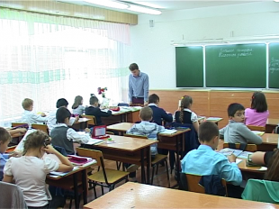 Так кому должны выдавать учебники? О новых стандартах и старых проблемах в школах 