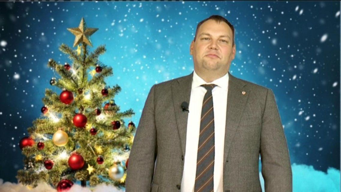 Сергей Кутенев поздравляет орловчан с Новым годом!