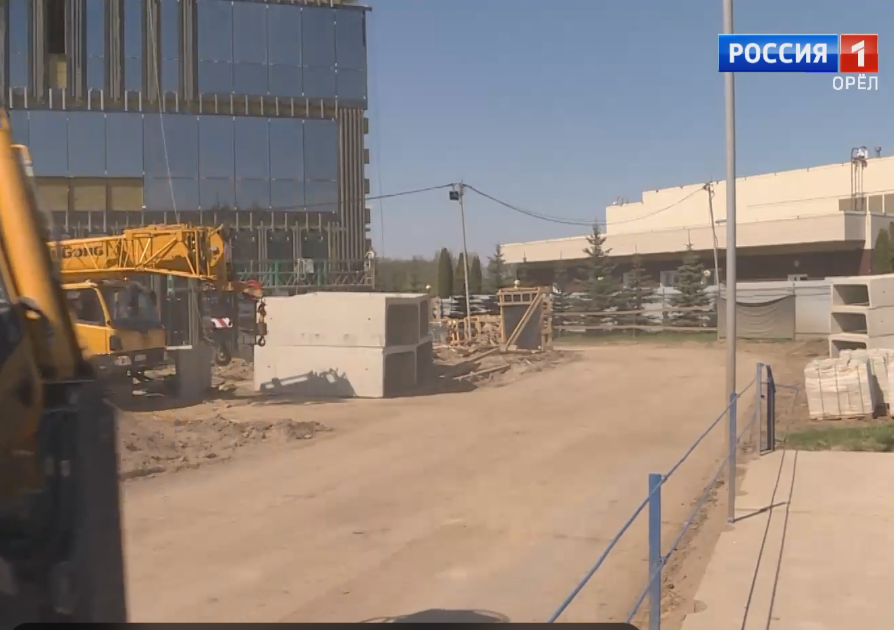 Едва ли не единственная стройка без нареканий готова наполовину