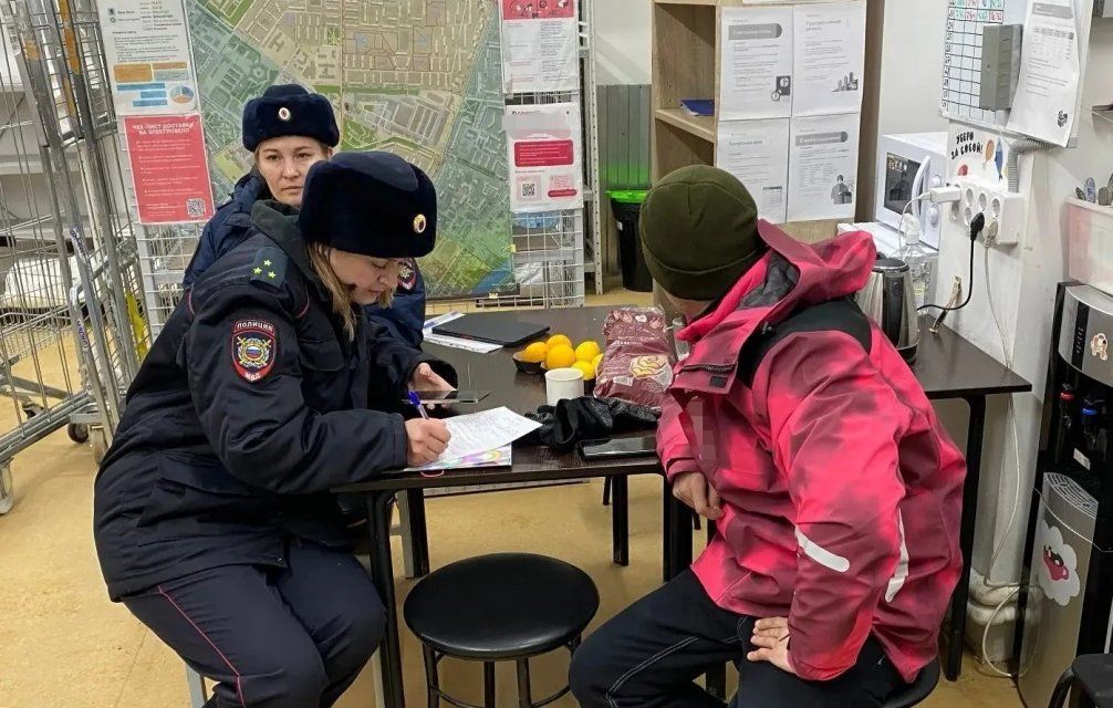 Орловские полицейские проверили курьеров-доставщиков, которые снуют по городу