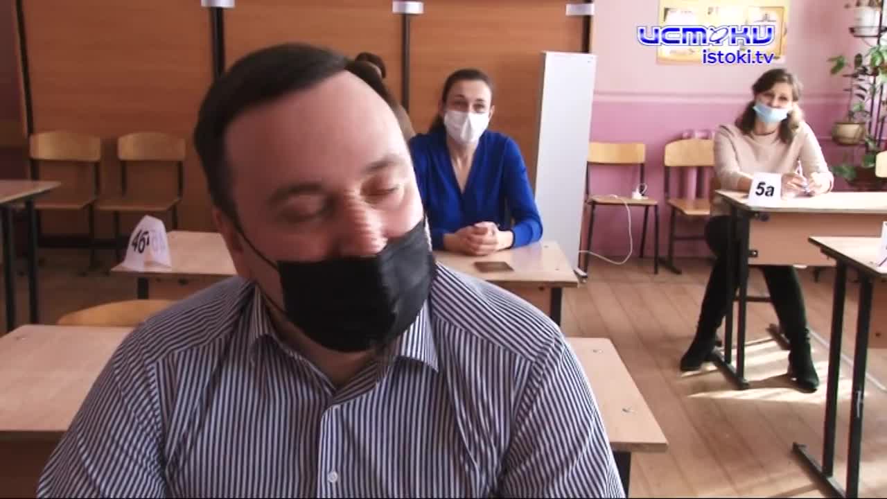 А вы готовы проверить свои школьные знания? В Орле нашлись родители, которые не побоялись снова сесть за парты и вспомнить правила русского языка и ма...