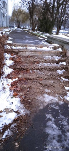 Орловчане жалуются на дорогу к женской консультации Советского района