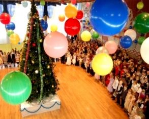 Новости за 90 секунд: Елка за миллион, рекордные осадки, работники уходят в тень