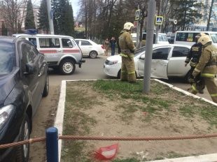 На Октябрьской столкнулись «скорая» и легковушка