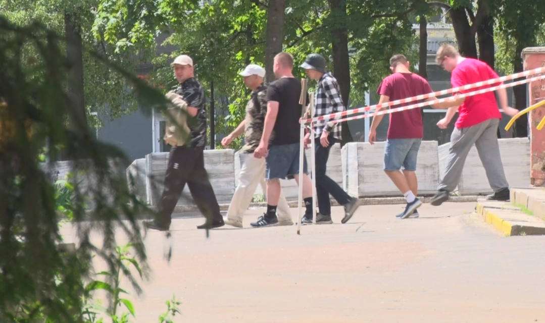 По мнению орловчан, за помощью в трудоустройстве лучше всего обращаться к друзьям и коллегам