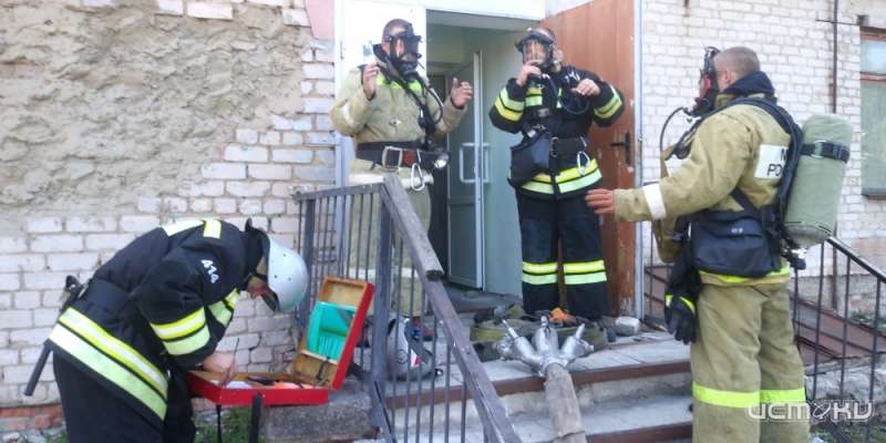 Учебный пожар отработали в реальной школе