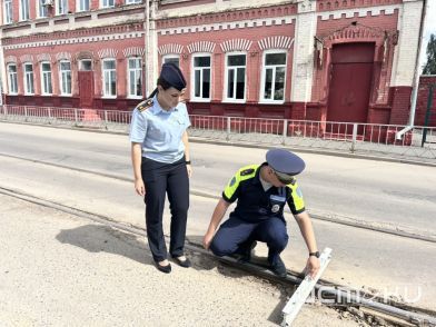 Сотрудники Госавтоинспекции проверили дороги у орловских школ  Сотрудники Госавтоинспекции проверили дороги у орловских школ