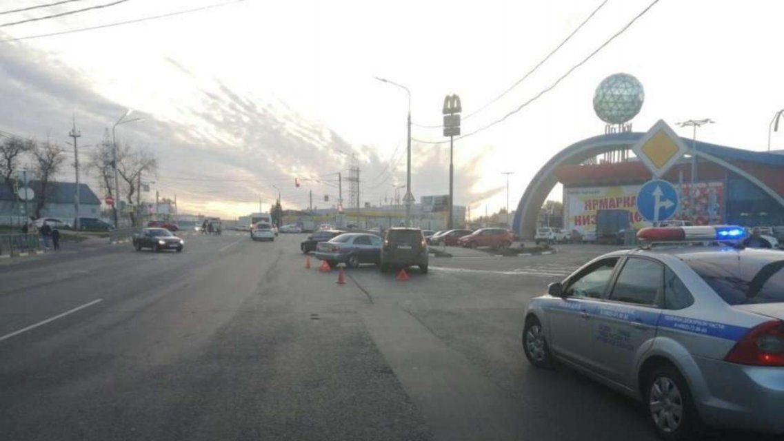 ДТП в Орле: легковушка не уступила дорогу внедорожнику