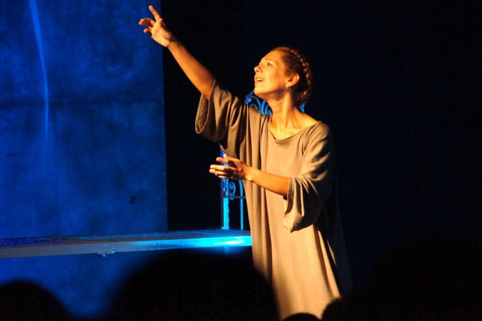 Орловчан приглашают провести сегодняшний вечер в театре 