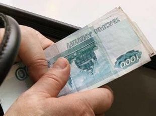 За попытку дать взятку инспектору ДПС житель Свердловского района получил большой штраф