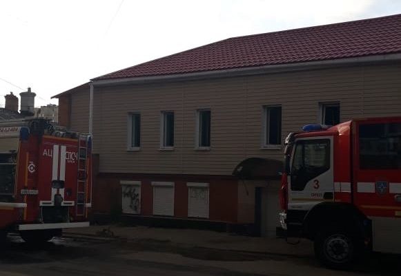 На ул. 1-й Посадской в Орле загорелись стройматериалы в офисном здании