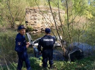 Под Орлом «Форд» улетел в реку. Водитель погиб