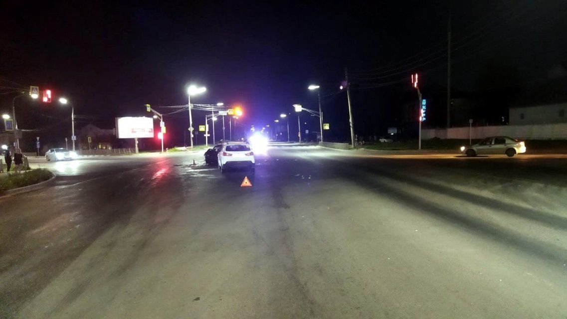 В Орле водитель кроссовера въехала в «Ладу»