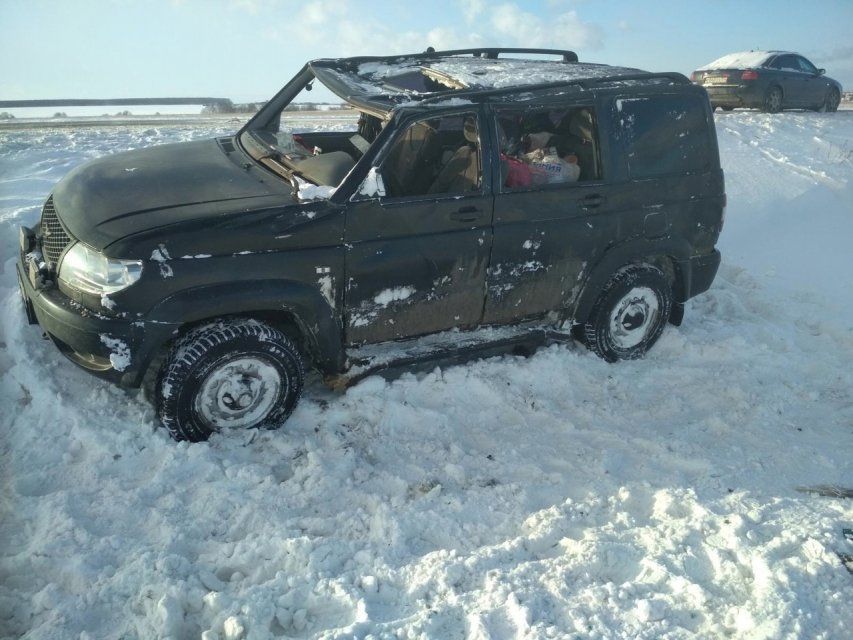 Под Орлом опрокинулся российский внедорожник