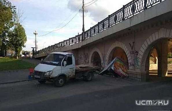 Сити-менеджер Орла дал сутки на подготовку бумаг для установки знака на «мосту глупости» 