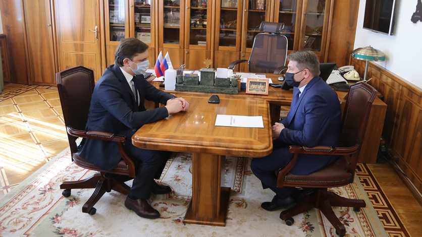 Паршин официально вступил в должность главы орловской КСП, а Левин стал советником Музалевского