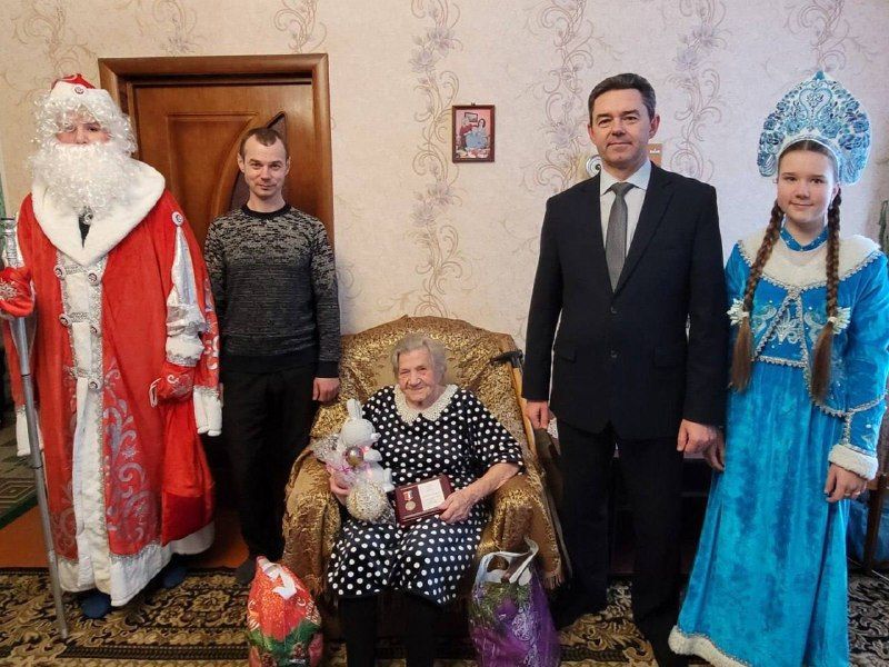 Орловские волонтеры поздравили с Новым годом участников Великой Отечественной войны