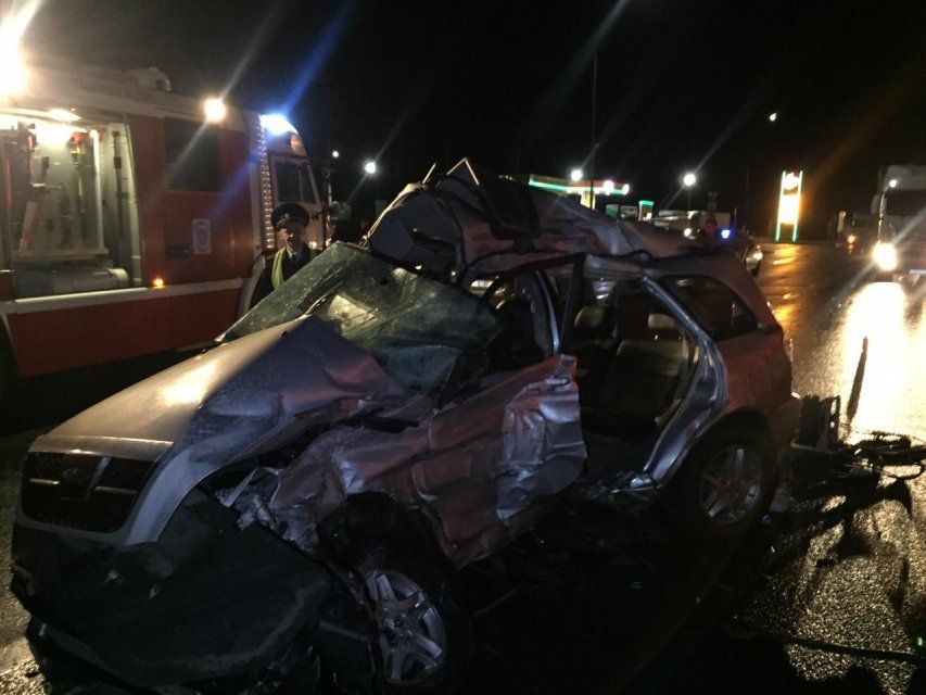 Двое человек насмерть разбились в ДТП с большегрузом в Орловской области