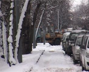 Беспомощность коммунальщиков перед неожиданно наступившей зимой 