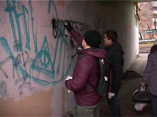 С баллончиком с краской на борьбу со спайсом 