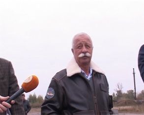 Леонид Якубович прилетел на вертолете в Орел поднимать планерный спорт 