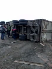 Странное ДТП. В Ливенском районе прицеп грузовика упал на человека