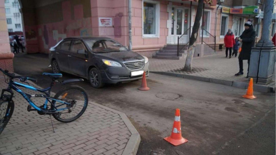 В Орле водитель «Лифана», выезжая со двора, сбил подростка на велосипеде