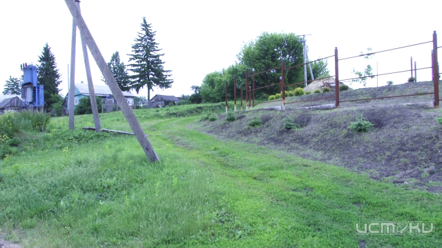 Под Орлом жители пять лет пытаются вернуть дорогу, отобранную соседями