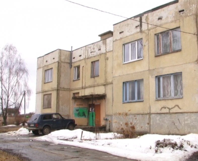 Прокуратура и СК заинтересовались квартирой сироты, которую выделили ему чиновники Орловского района