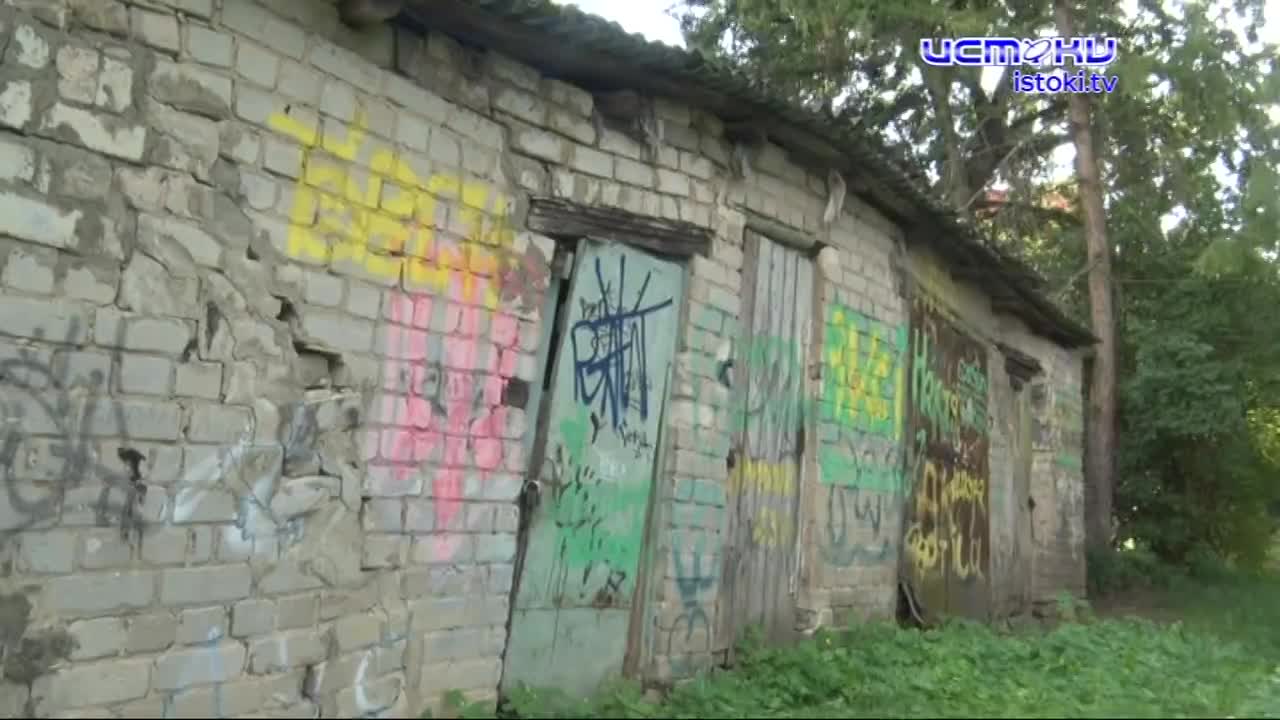 Везучими их назвать сложно. Жильцы дома в самом центре Орла имеют комплекс проблем, касающихся их жилища, которых не пожелаешь и врагу