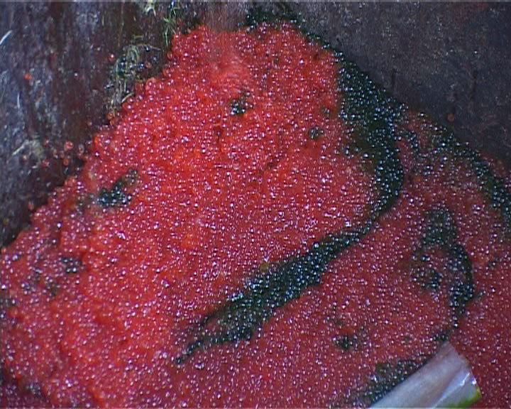 Небывалый случай для Орла — 130 кг. красной икры сварили