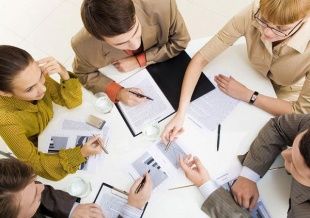 Четверть орловчан искажают информацию о себе среди своих коллег