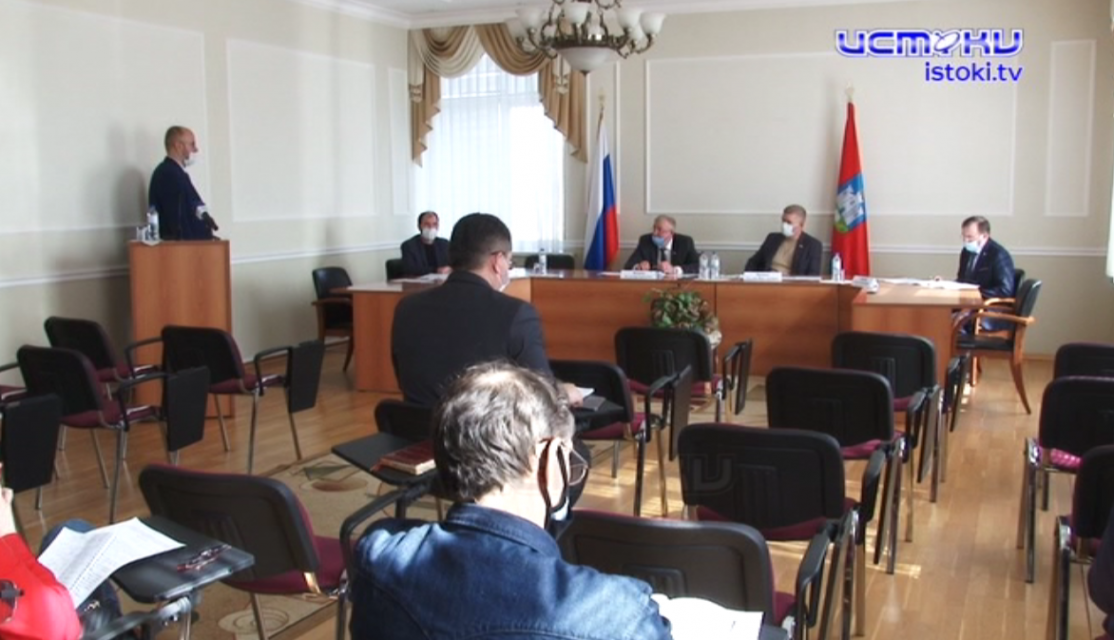 На комитете облсовета по строительству и ЖКХ депутаты обсудили ямочный ремонт и подорожание жилья