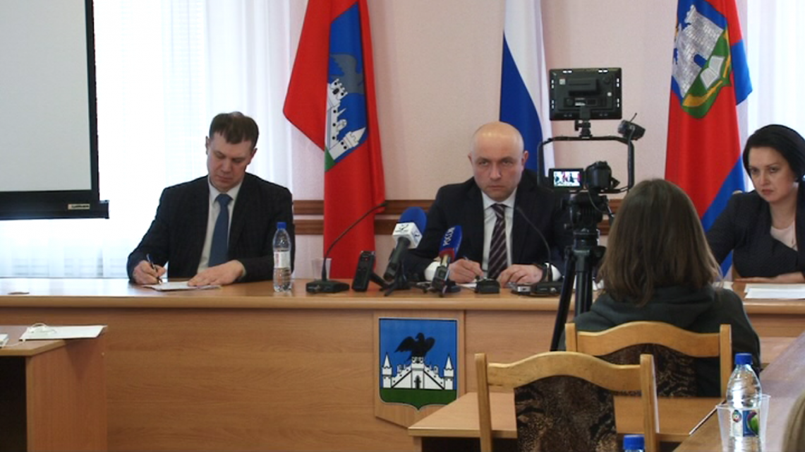 Объединение муниципалитетов, новая улица Ленина и освещение Орла: мэр Юрий Парахин провел пресс-конференцию