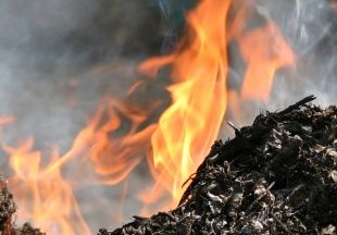 За прошедшие сутки спасатели выезжали на горение мусора и буксировку автомобилей