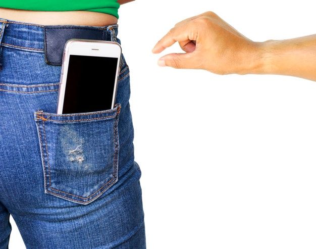 В Ливнах в клубе на танцполе злоумышленница стащила из кармана девушки мобильник